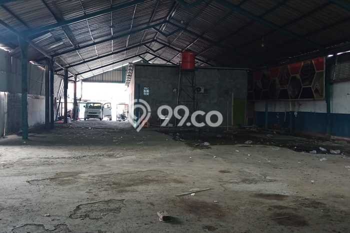 Gudang Disewa di Jakarta Timur dengan LB 700m2 Area Komersial Ramai Gudang Disewa di Jakarta Timur dengan LB 700m2 Area Komersial Ramai