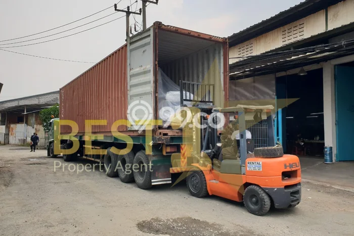 Gudang Dijual di Bandung LT 703m2 & LB 750m2 Lokasi Terbaik! Gudang Dijual di Bandung LT 703m2 & LB 750m2 Lokasi Terbaik!