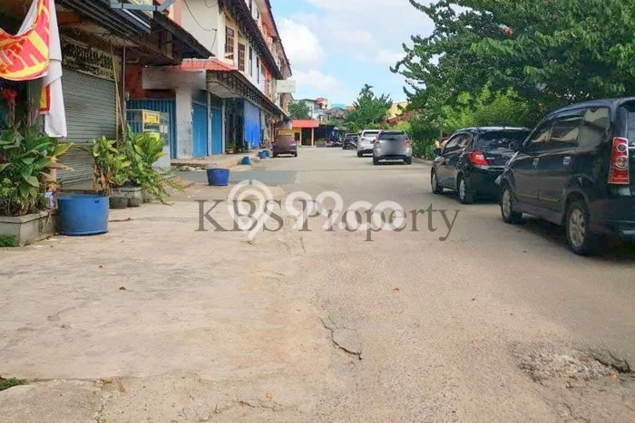 Unit Ruko disewakan di Lubuk Baja Batam dengan LT 85m2 / LB 255m2 Unit Ruko disewakan di Lubuk Baja Batam dengan LT 85m2 / LB 255m2