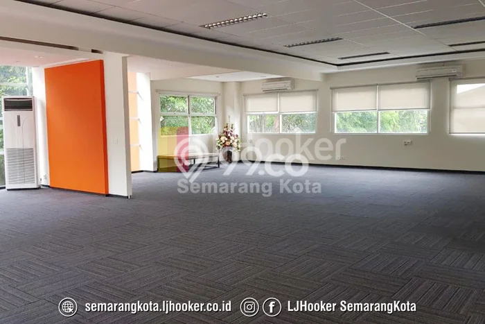 Disewakan Gudang komersial di Semarang Utara luas bangunan 2150m2 Disewakan Gudang komersial di Semarang Utara luas bangunan 2150m2