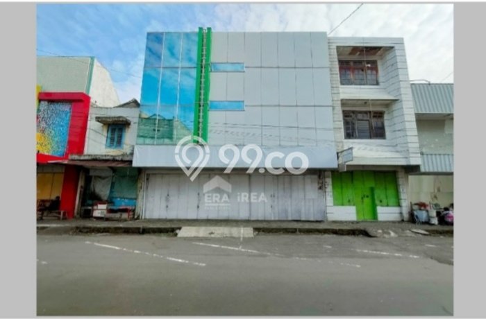 Ruko Komersial Disewakan di Pasar Kliwon Solo Luas 452m2 Ruko Komersial Disewakan di Pasar Kliwon Solo Luas 452m2
