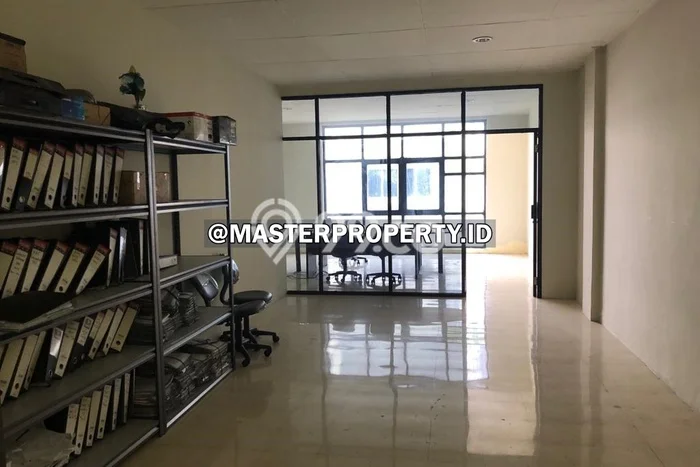 Unit Ruko Dijual di Jakarta Pusat LT 87m2 & LB 261m2 Unit Ruko Dijual di Jakarta Pusat LT 87m2 & LB 261m2