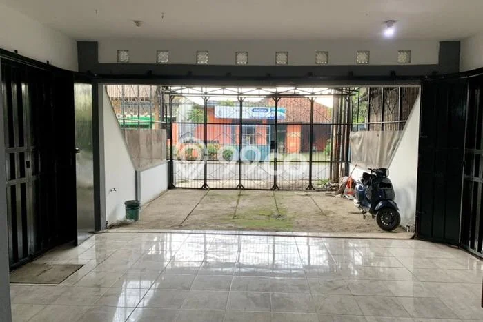 Unit Ruko Dijual di Bandung LT 90m2 & LB 180m2 Unit Ruko Dijual di Bandung LT 90m2 & LB 180m2