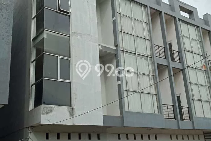 Area Ramai! Ruko Dijual di Kemuning untuk Bisnis Luas Bangunan 202m2 Area Ramai! Ruko Dijual di Kemuning untuk Bisnis Luas Bangunan 202m2