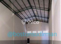 INVESTASI MENGUNTUNGKAN! Gudang Kawasan Cakung, Luas 162m², Kawasan Komersial INVESTASI MENGUNTUNGKAN! Gudang Kawasan Cakung, Luas 162m², Kawasan Komersial
