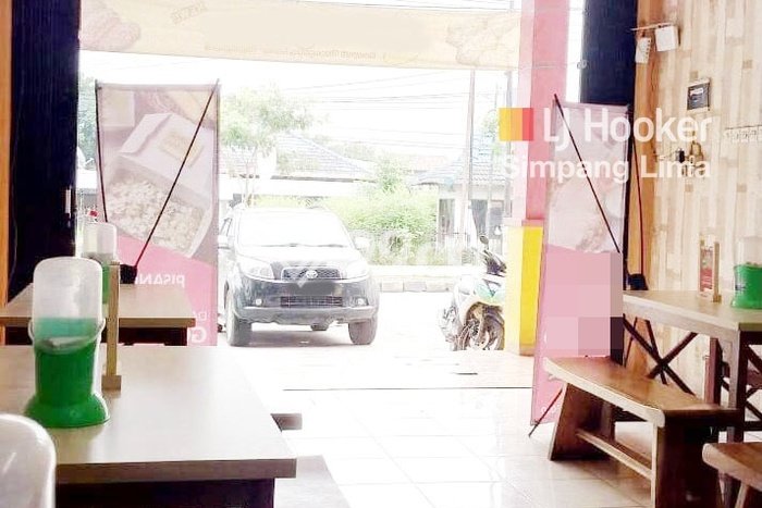 Unit Ruko Disewa Lokasi Banyumanik, Semarang Spesifikasi Luas Bangunan 150m2 Unit Ruko Disewa Lokasi Banyumanik, Semarang Spesifikasi Luas Bangunan 150m2