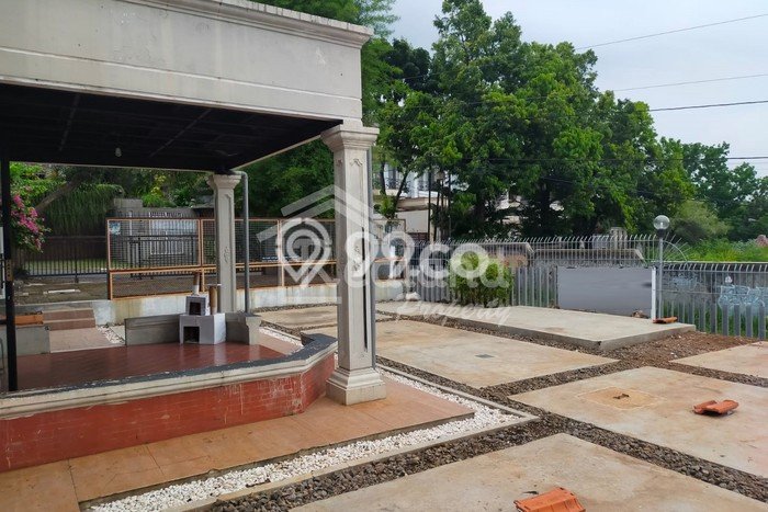 Unit Komersial Paling Strategis di Gajah Mungkur Semarang dengan LB 120m2 Unit Komersial Paling Strategis di Gajah Mungkur Semarang dengan LB 120m2