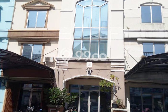 AREA BERKEMBANG! Ruko Disewakan di Rungkut, Luas 150m2m², Ready Operasional AREA BERKEMBANG! Ruko Disewakan di Rungkut, Luas 150m2m², Ready Operasional