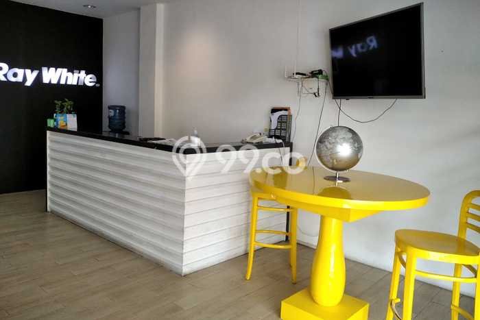 Unit Komersial Disewakan di Jakarta Barat Kawasan Strategis Harga Kompetitif Unit Komersial Disewakan di Jakarta Barat Kawasan Strategis Harga Kompetitif