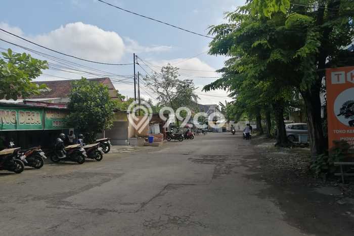 AREA SUPER PREMIUM! Ruko di Manyar, Luas 216m2m², Ramai Pengunjung AREA SUPER PREMIUM! Ruko di Manyar, Luas 216m2m², Ramai Pengunjung