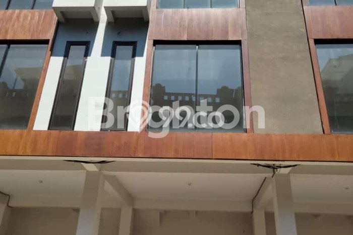 Ruko untuk disewa di Rungkut punya LT 34m2 & LB 136m2 harga sewa kompetitif Ruko untuk disewa di Rungkut punya LT 34m2 & LB 136m2 harga sewa kompetitif