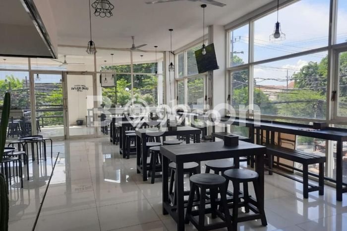 RUKO / BANGUNAN HOOK 2 LANTAI PUTRA AGUNG WETAN RUKO / BANGUNAN HOOK 2 LANTAI PUTRA AGUNG WETAN