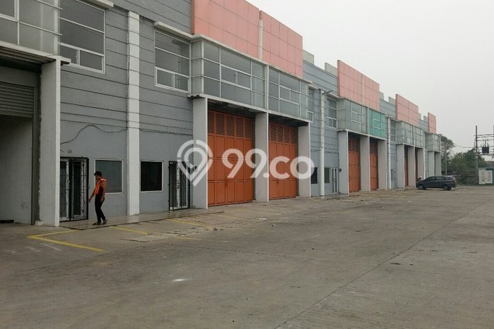 LOKASI STRATEGIS! Gudang di Pasar Kemis, Luas 306m², Pusat Komersial, Mainroad LOKASI STRATEGIS! Gudang di Pasar Kemis, Luas 306m², Pusat Komersial, Mainroad