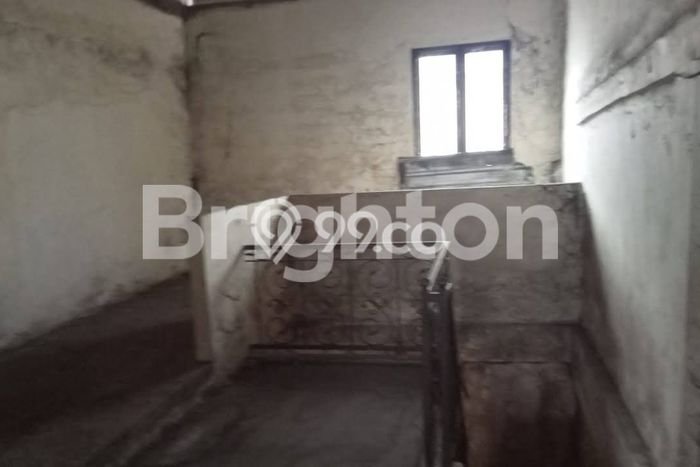 Ruko Dijual di Prime Area Surabaya Luas 300m2 Ruko Dijual di Prime Area Surabaya Luas 300m2