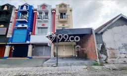 LOKASI PREMIUM! Ruko di Jebres, Luas 500m², Mainroad, Kawasan Bisnis LOKASI PREMIUM! Ruko di Jebres, Luas 500m², Mainroad, Kawasan Bisnis