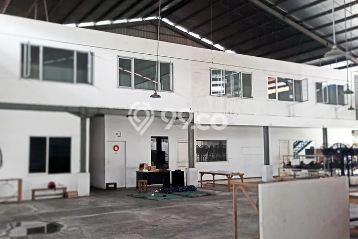 Gudang Disewakan Kawasan Tambaksari, Luas 1300m², Area Bisnis, Akses Utama Gudang Disewakan Kawasan Tambaksari, Luas 1300m², Area Bisnis, Akses Utama