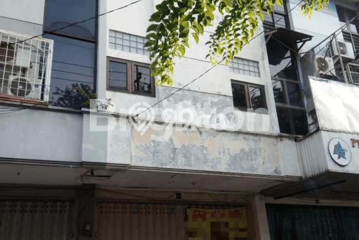 Ruko Dijual di Surabaya LT 110m2 & LB 380m2 Lokasi Terbaik! Ruko Dijual di Surabaya LT 110m2 & LB 380m2 Lokasi Terbaik!