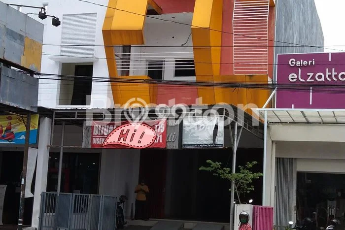 Ruko di Terban, Luas 534m², Kawasan Strategis, Siap Usaha Ruko di Terban, Luas 534m², Kawasan Strategis, Siap Usaha