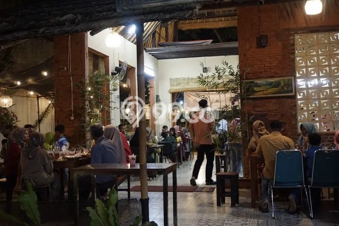 Unit Ruko Strategis di Banjarsari, Surakarta Potensi Bisnis Besar Unit Ruko Strategis di Banjarsari, Surakarta Potensi Bisnis Besar