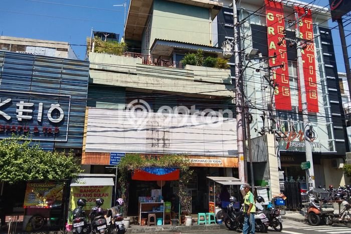LOKASI STRATEGIS! Ruko Disewakan di Terban, Luas 70m², Kawasan Bisnis LOKASI STRATEGIS! Ruko Disewakan di Terban, Luas 70m², Kawasan Bisnis