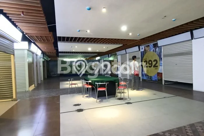 Unit Komersial disewakan di Pasar Kliwon Surakarta dengan LT 625m2 / LB 6m2 Unit Komersial disewakan di Pasar Kliwon Surakarta dengan LT 625m2 / LB 6m2