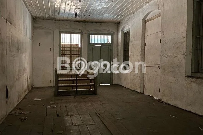 FOR RENT! Ruko di Pabean Cantikan Cocok untuk Bisnis 316m2 FOR RENT! Ruko di Pabean Cantikan Cocok untuk Bisnis 316m2