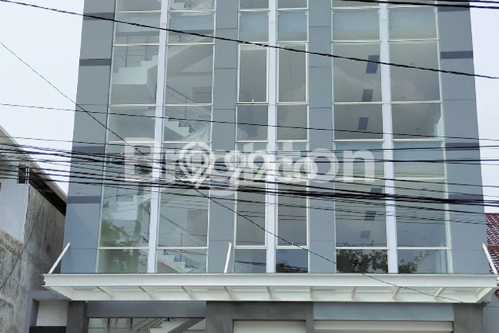 Disewakan Ruko di Kawasan Ramai Simpang Lima Luas 985m2 Disewakan Ruko di Kawasan Ramai Simpang Lima Luas 985m2