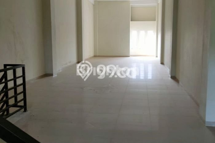 Ruko untuk disewa di Sragen punya LT 100m2 & LB 300m2 harga sewa kompetitif Ruko untuk disewa di Sragen punya LT 100m2 & LB 300m2 harga sewa kompetitif