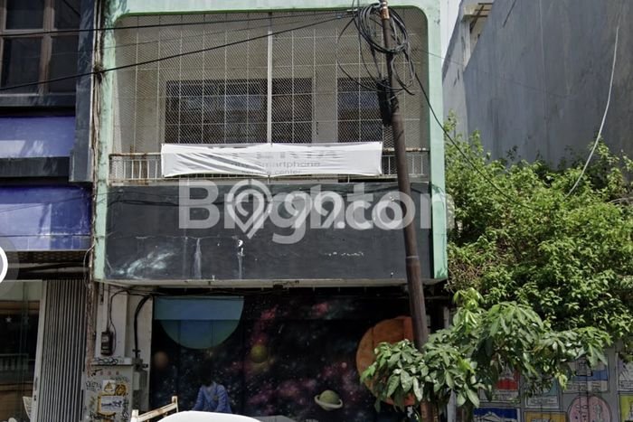 Ruko untuk disewa di Serengan punya LT 120m2 & LB 300m2 harga sewa kompetitif Ruko untuk disewa di Serengan punya LT 120m2 & LB 300m2 harga sewa kompetitif