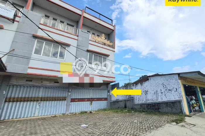Ruko disewakan di Way Halim Bandar Lampung dengan luas bangunan 515m2 Ruko disewakan di Way Halim Bandar Lampung dengan luas bangunan 515m2