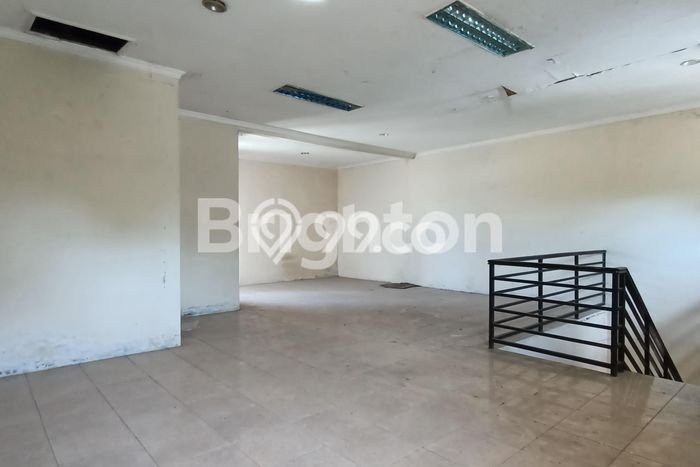 Area Strategis! Disewakan Ruko Lokasi Pasar Kliwon, Surakarta Cocok untuk Bisnis Area Strategis! Disewakan Ruko Lokasi Pasar Kliwon, Surakarta Cocok untuk Bisnis