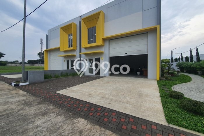 LOKASI PREMIUM! Gudang di Batujajar, Luas 162m², Akses Strategis LOKASI PREMIUM! Gudang di Batujajar, Luas 162m², Akses Strategis