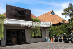 Komersial Dijual di Tegalsari Surabaya dengan Luas Bangunan 423m2 Komersial Dijual di Tegalsari Surabaya dengan Luas Bangunan 423m2