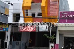 LOKASI PREMIUM! Ruko Kawasan Terban, Luas 534m², Jalan Strategis LOKASI PREMIUM! Ruko Kawasan Terban, Luas 534m², Jalan Strategis