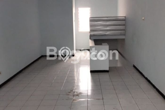 LOKASI PREMIUM! Ruko di Mojolangu, Luas 192m2m², Mainroad, Area Bisnis LOKASI PREMIUM! Ruko di Mojolangu, Luas 192m2m², Mainroad, Area Bisnis