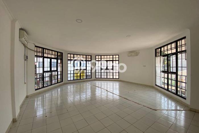 Ruko Disewa di Bandung dengan LB 240m2 Area Komersial Ramai Ruko Disewa di Bandung dengan LB 240m2 Area Komersial Ramai