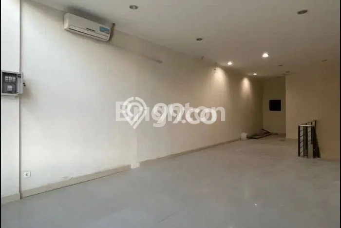 LOKASI BISNIS! Ruko For Rent di Gajahmada, Luas 150m², Akses Strategis LOKASI BISNIS! Ruko For Rent di Gajahmada, Luas 150m², Akses Strategis