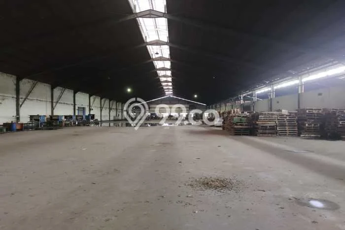 Unit Gudang Disewakan di Moch Toha di Area Ramai & Strategis Unit Gudang Disewakan di Moch Toha di Area Ramai & Strategis