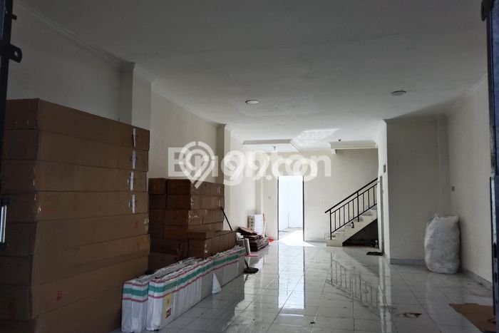 Ruko Lokasi Premium di Tegalrejo, Luas 180m², Disewakan Ruko Lokasi Premium di Tegalrejo, Luas 180m², Disewakan