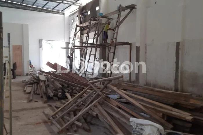 Gudang Disewa di Mojoroto, Kediri, LT 800m2 / LB 600m2 Gudang Disewa di Mojoroto, Kediri, LT 800m2 / LB 600m2