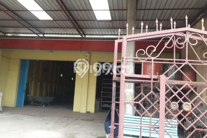 Unit Gudang Paling Strategis di Sragen Sragen dengan LB 850m2 Unit Gudang Paling Strategis di Sragen Sragen dengan LB 850m2