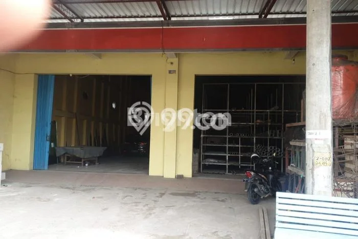 Unit Gudang Paling Strategis di Sragen Sragen dengan LB 850m2 Unit Gudang Paling Strategis di Sragen Sragen dengan LB 850m2