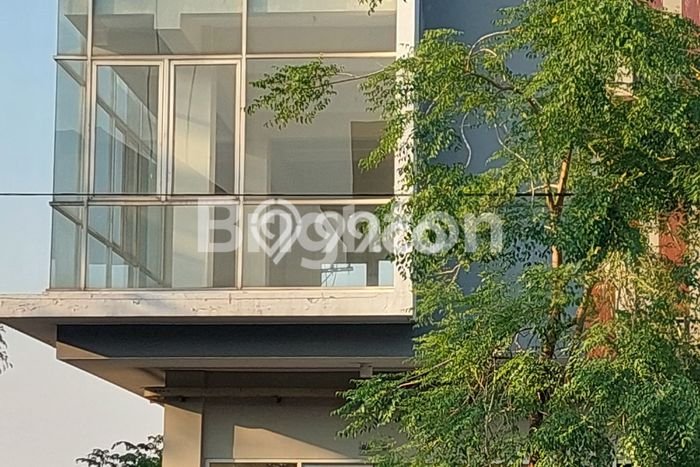 Ruko Disewakan di Citraland, Luas 194m2m², Lokasi Komersial, Akses Utama Ruko Disewakan di Citraland, Luas 194m2m², Lokasi Komersial, Akses Utama