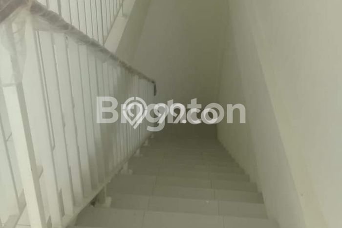 Ruko Disewakan di Citraland, Luas 194m2m², Lokasi Komersial, Akses Utama Ruko Disewakan di Citraland, Luas 194m2m², Lokasi Komersial, Akses Utama