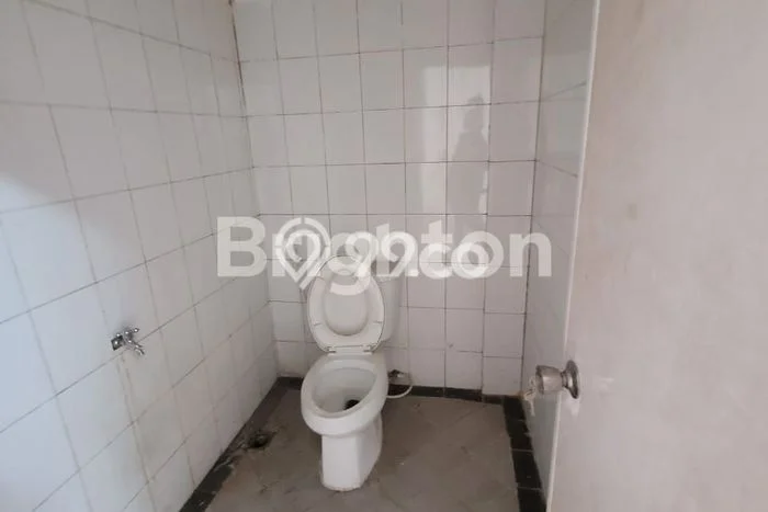 LOKASI POTENSIAL! Ruko For Rent di Sawangan, Luas 221m2m², Ready Bisnis LOKASI POTENSIAL! Ruko For Rent di Sawangan, Luas 221m2m², Ready Bisnis