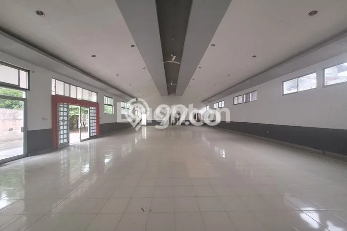 Disewakan Gudang di Pusat Kota Jakarta Selatan Ramai Strategis Disewakan Gudang di Pusat Kota Jakarta Selatan Ramai Strategis