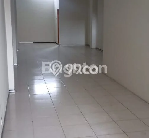 Ruko Disewa di Depok dengan LB 240m2 Area Komersial Ramai Ruko Disewa di Depok dengan LB 240m2 Area Komersial Ramai