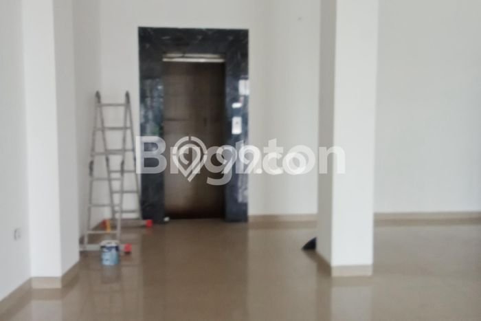 Disewakan Ruko Kawasan Strategis Kawasan , Luas 600m2m², Siap Operasi Disewakan Ruko Kawasan Strategis Kawasan , Luas 600m2m², Siap Operasi