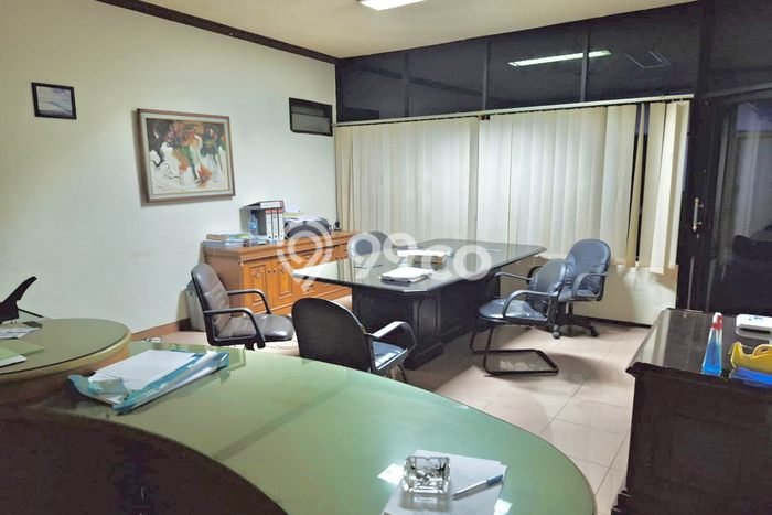 Ruko Dijual di Mamajang Makassar dengan Luas Bangunan 240m2 Ruko Dijual di Mamajang Makassar dengan Luas Bangunan 240m2