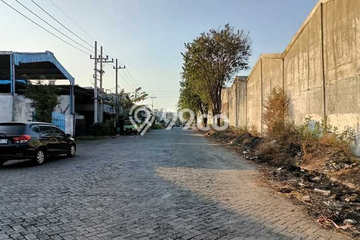 Unit Gudang Disewakan di Gresik Kota di Area Ramai & Strategis Unit Gudang Disewakan di Gresik Kota di Area Ramai & Strategis